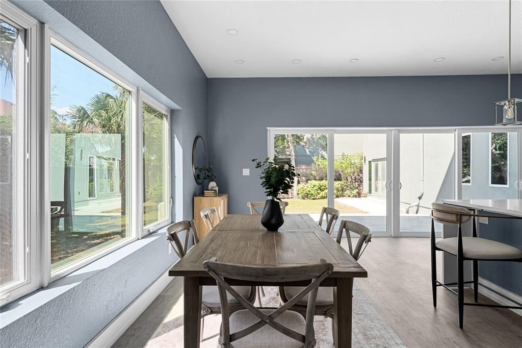 Activo con contrato: $929,000 (4 camas, 3 baños, 2540 Pies cuadrados)