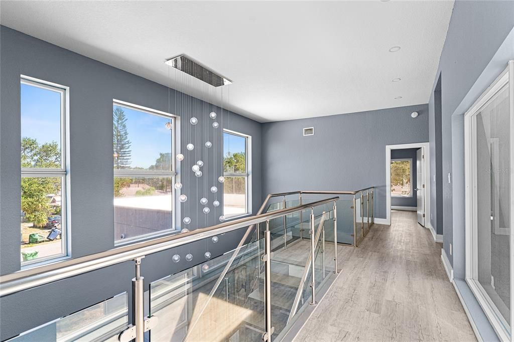 Activo con contrato: $929,000 (4 camas, 3 baños, 2540 Pies cuadrados)