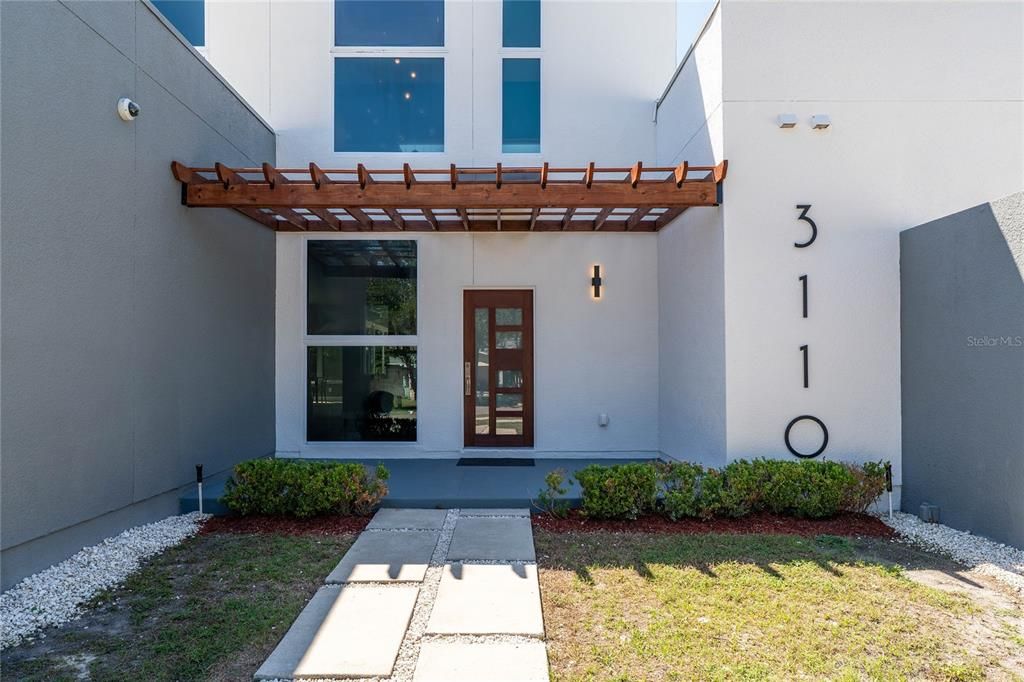 Activo con contrato: $929,000 (4 camas, 3 baños, 2540 Pies cuadrados)