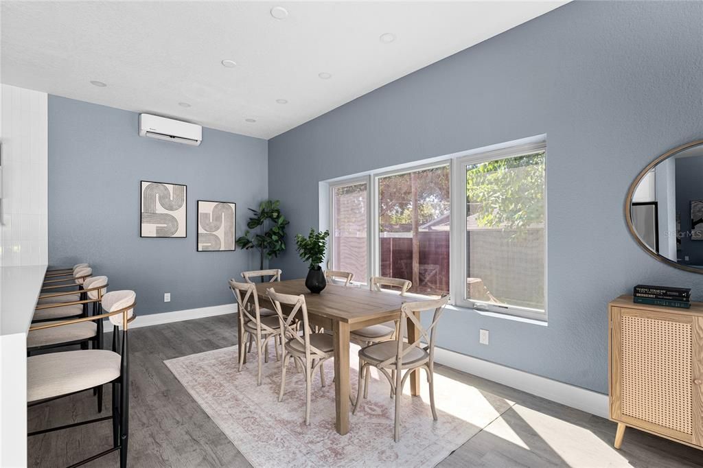 Activo con contrato: $929,000 (4 camas, 3 baños, 2540 Pies cuadrados)