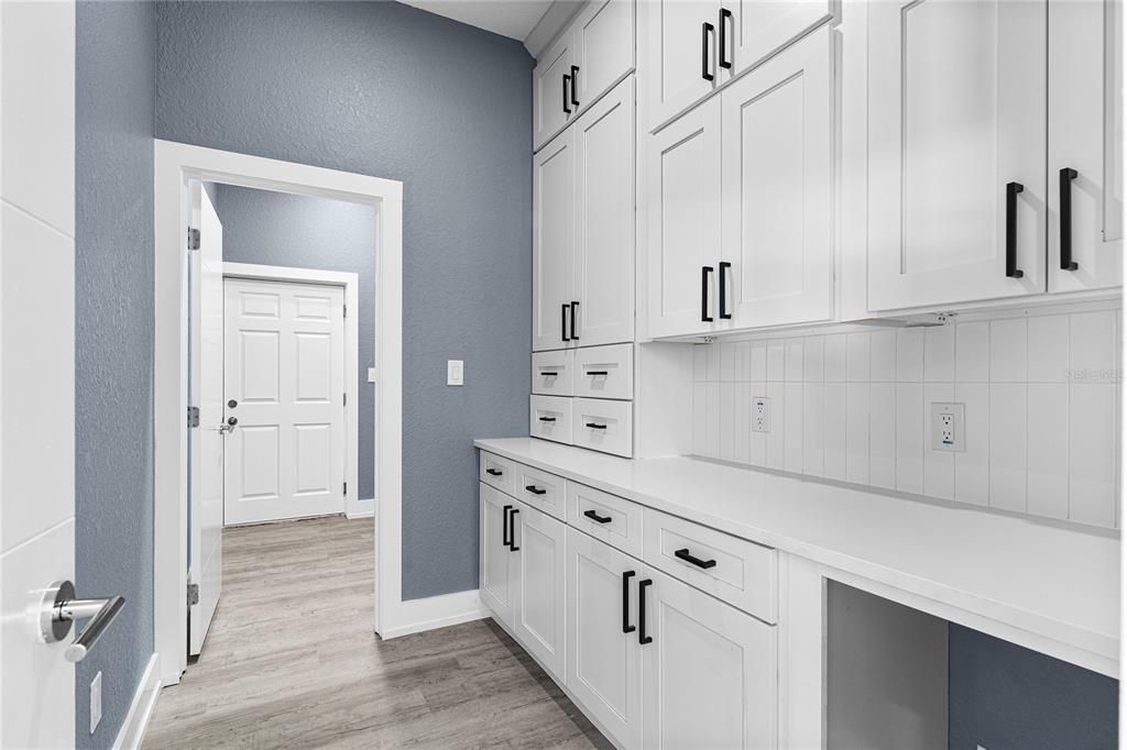 Activo con contrato: $929,000 (4 camas, 3 baños, 2540 Pies cuadrados)