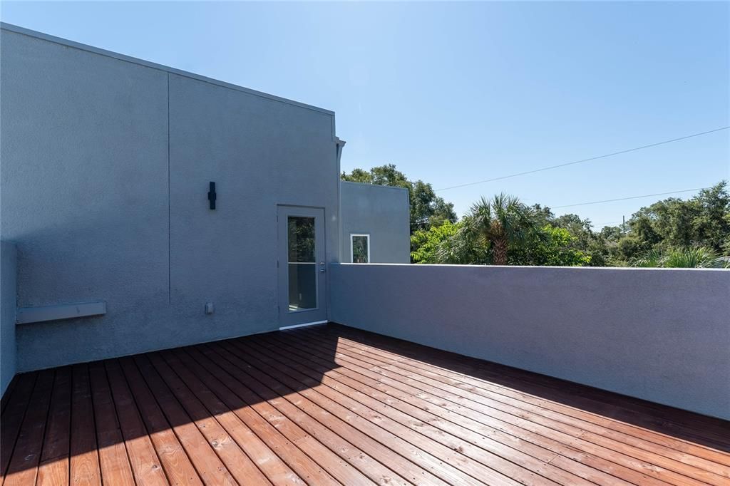 Activo con contrato: $929,000 (4 camas, 3 baños, 2540 Pies cuadrados)