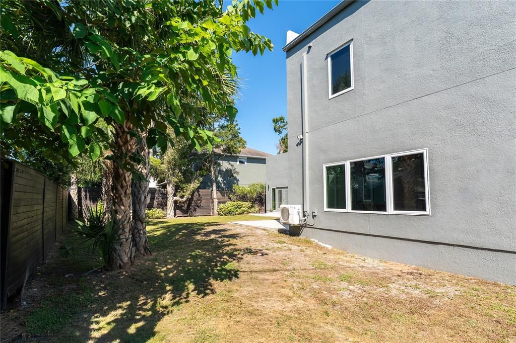 Activo con contrato: $929,000 (4 camas, 3 baños, 2540 Pies cuadrados)