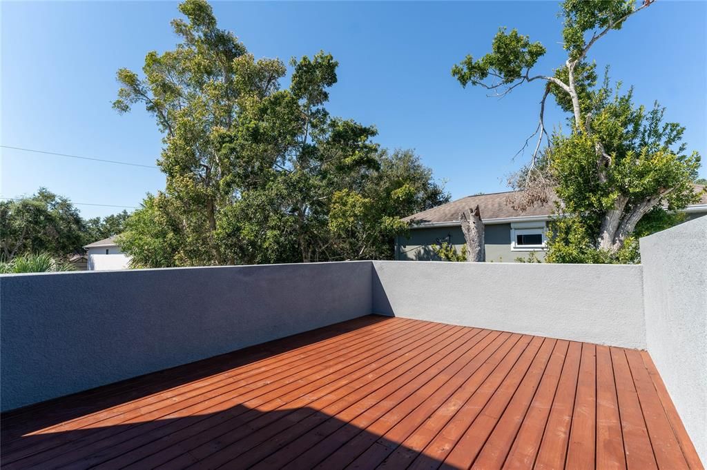 Activo con contrato: $929,000 (4 camas, 3 baños, 2540 Pies cuadrados)