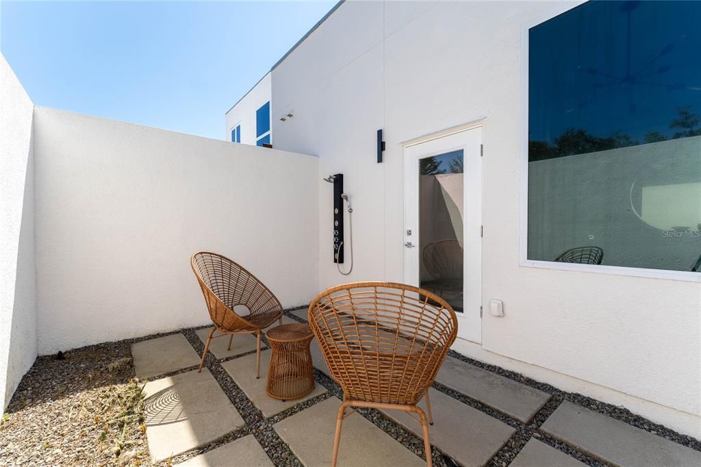 Activo con contrato: $929,000 (4 camas, 3 baños, 2540 Pies cuadrados)