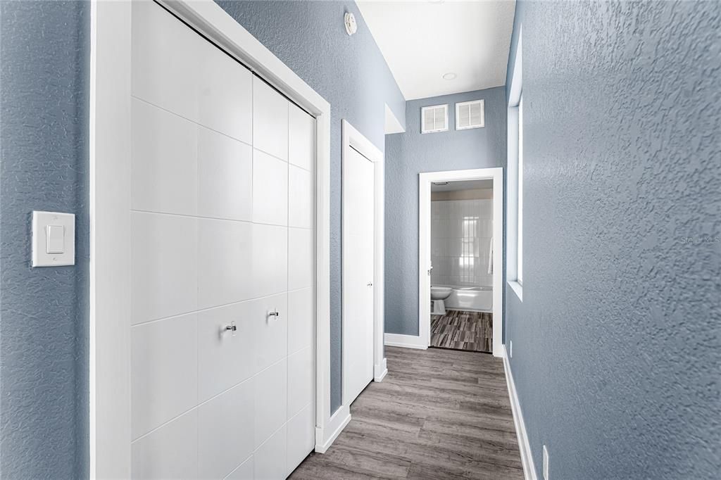 Activo con contrato: $929,000 (4 camas, 3 baños, 2540 Pies cuadrados)