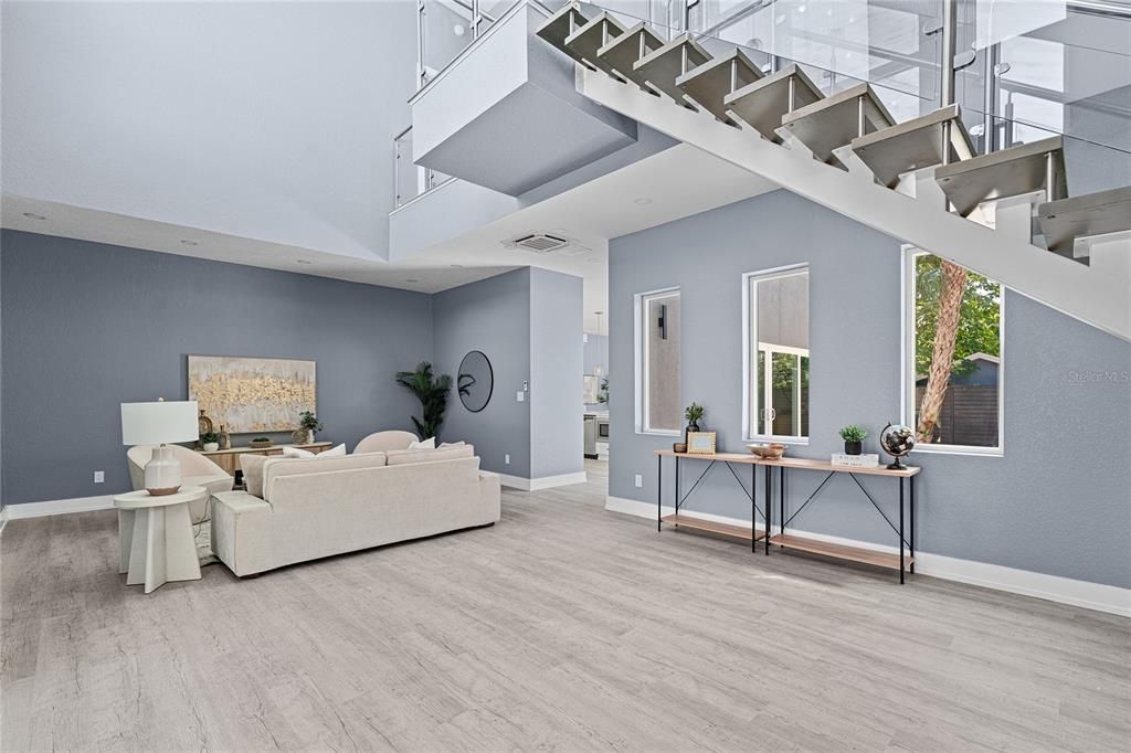 Activo con contrato: $929,000 (4 camas, 3 baños, 2540 Pies cuadrados)