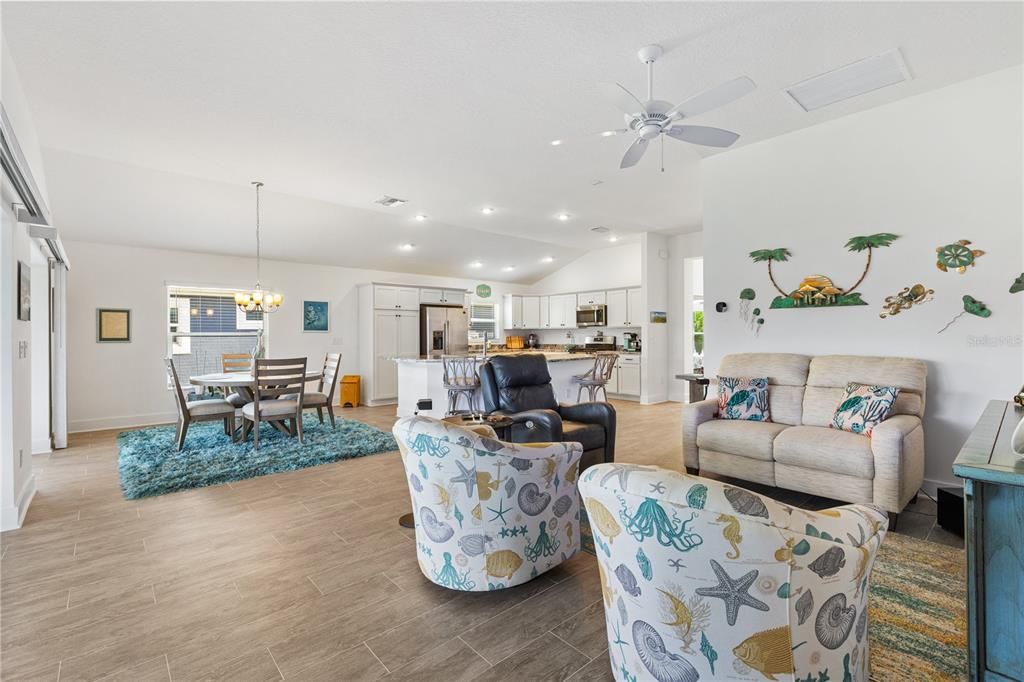 En Venta: $629,000 (3 camas, 3 baños, 1905 Pies cuadrados)