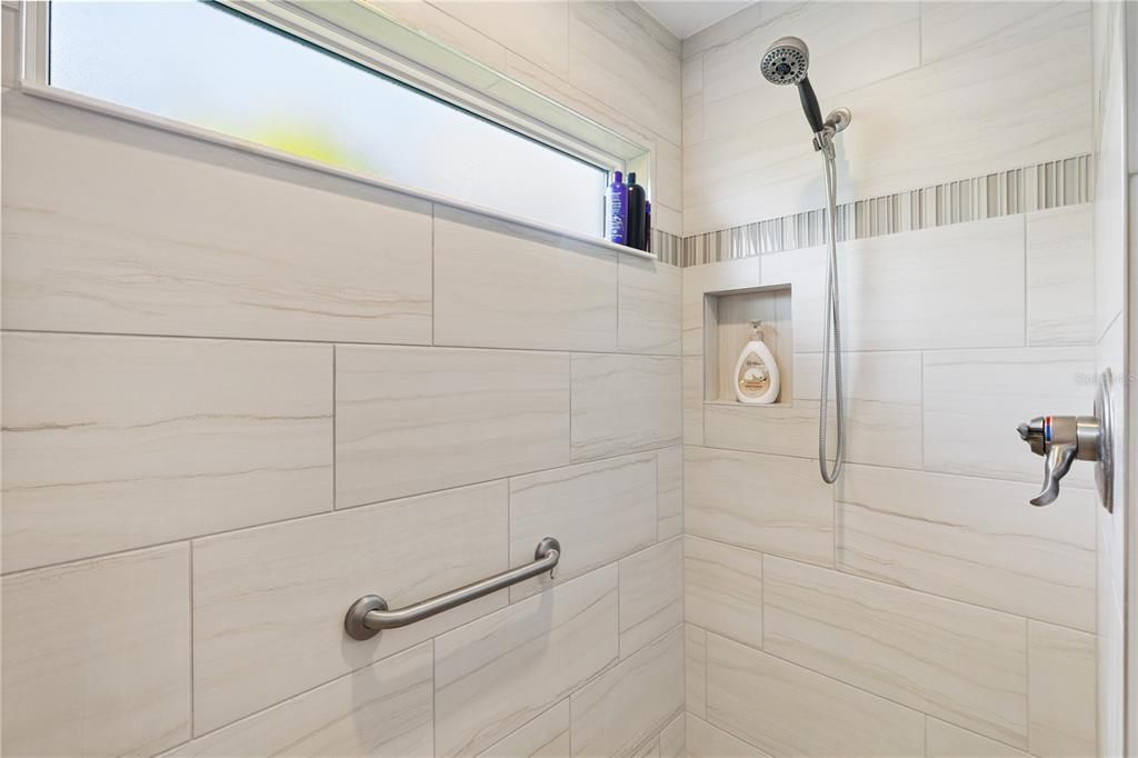 En Venta: $629,000 (3 camas, 3 baños, 1905 Pies cuadrados)