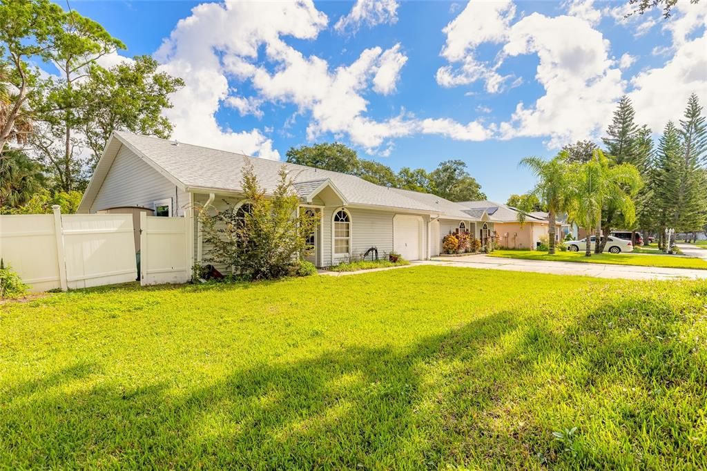 Active With Contract: $230,000 (3 beds, 2 baths, 1192 Square Feet)