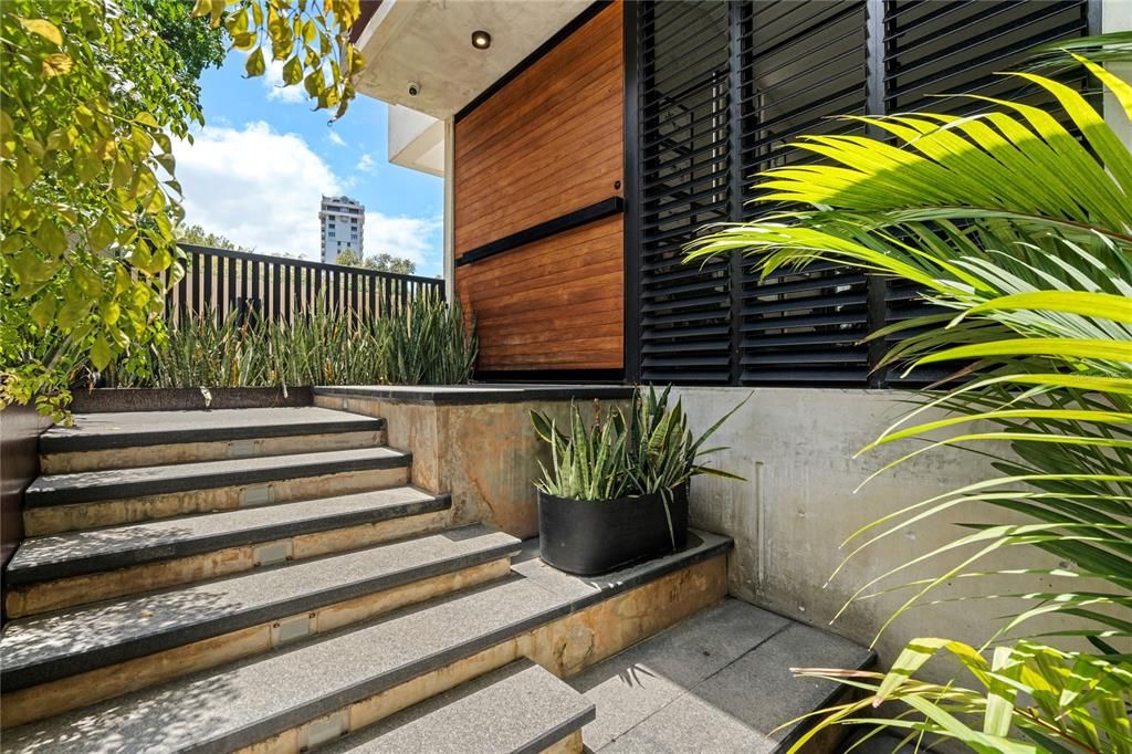 Activo con contrato: $4,995,000 (4 camas, 4 baños, 4046 Pies cuadrados)