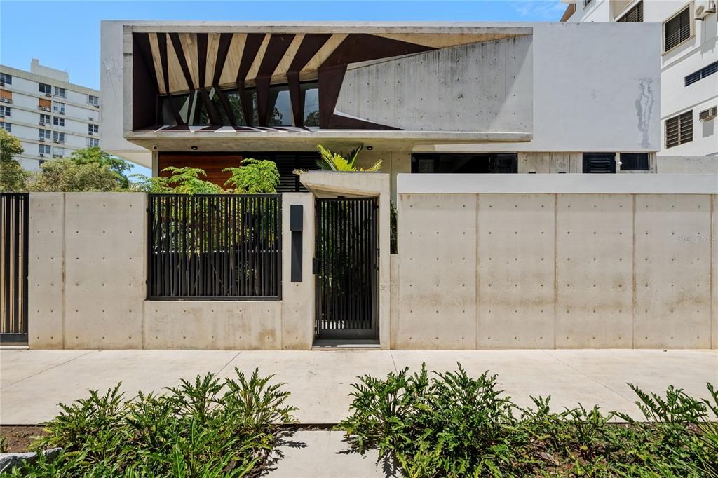 Activo con contrato: $4,995,000 (4 camas, 4 baños, 4046 Pies cuadrados)