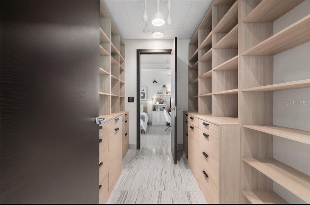 Activo con contrato: $4,995,000 (4 camas, 4 baños, 4046 Pies cuadrados)