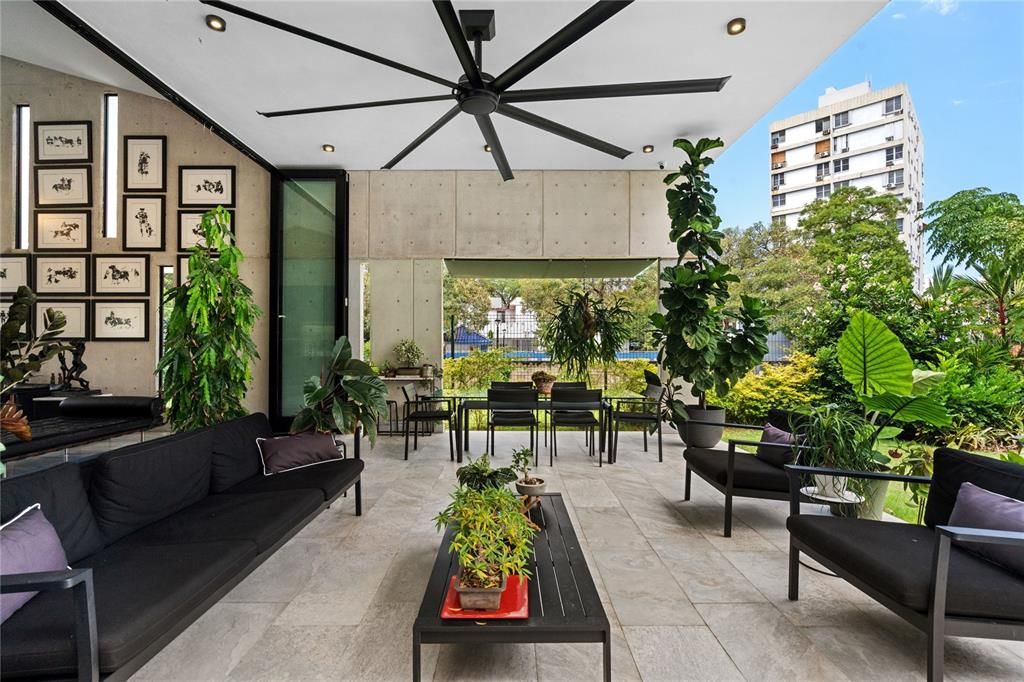 Activo con contrato: $4,995,000 (4 camas, 4 baños, 4046 Pies cuadrados)