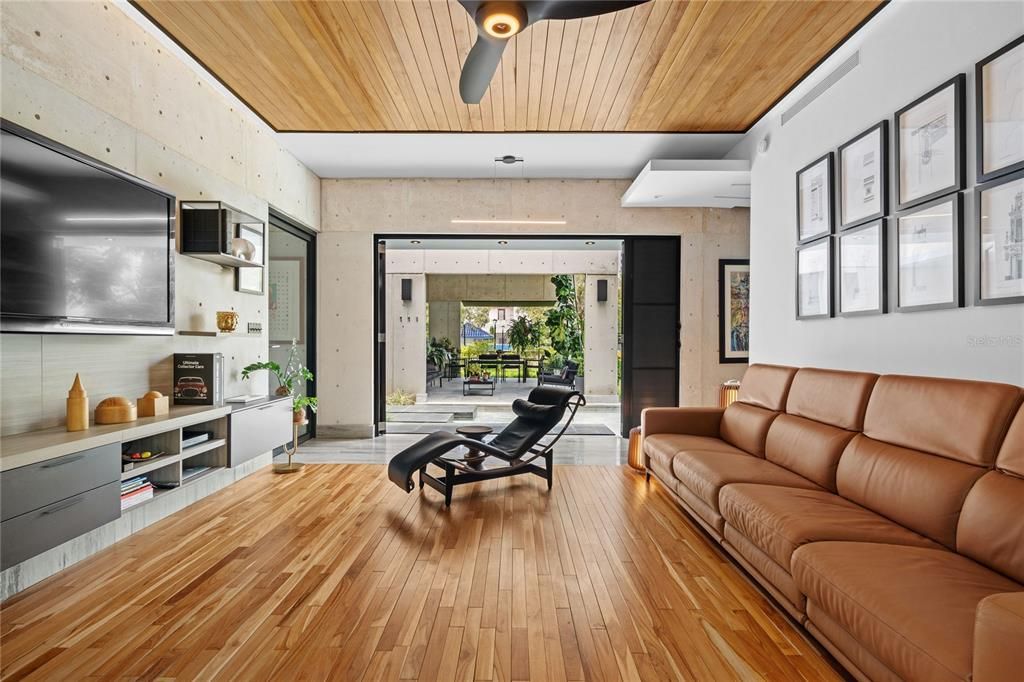 Activo con contrato: $4,995,000 (4 camas, 4 baños, 4046 Pies cuadrados)