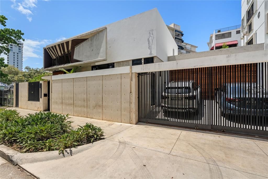 Activo con contrato: $4,995,000 (4 camas, 4 baños, 4046 Pies cuadrados)