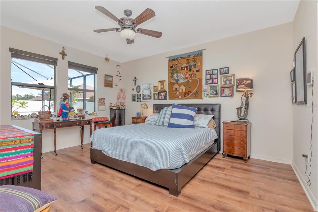 For Sale: $475,000 (3 beds, 2 baths, 2103 Square Feet)