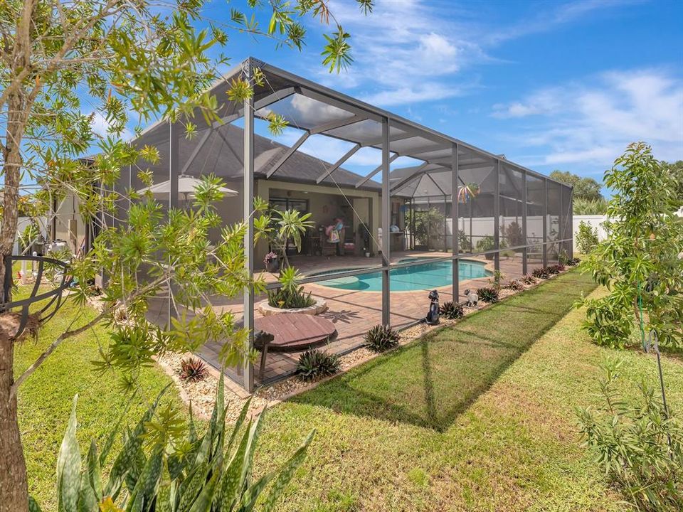 For Sale: $475,000 (3 beds, 2 baths, 2103 Square Feet)