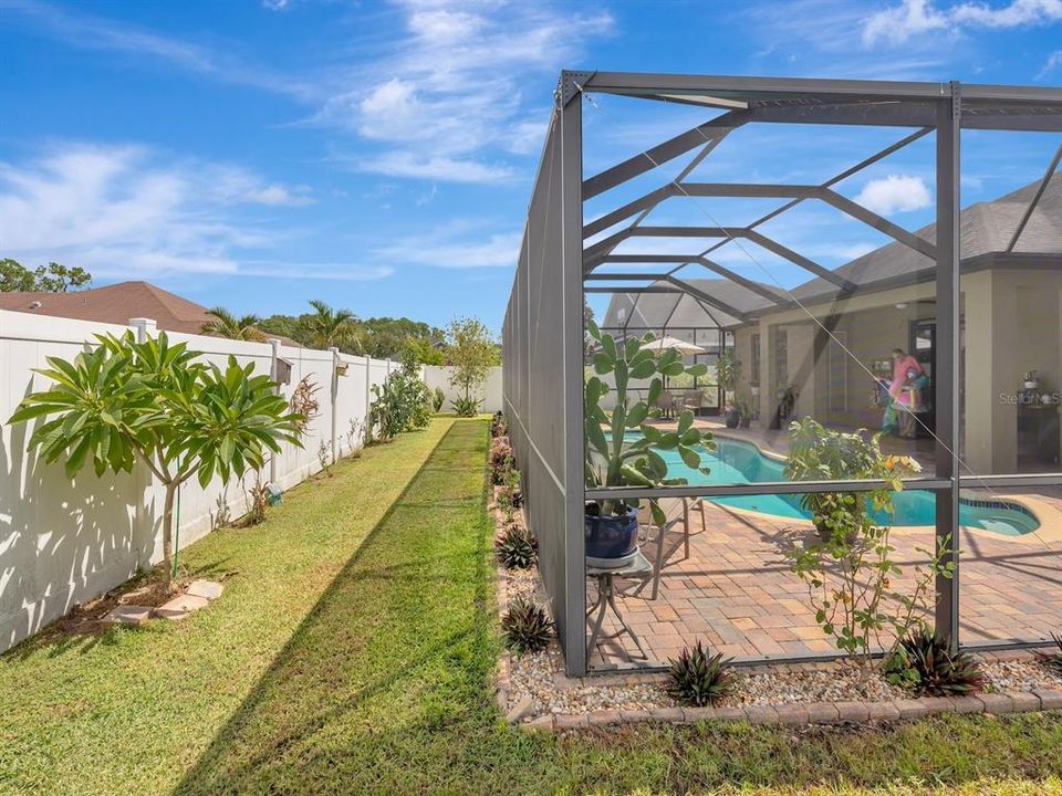 For Sale: $475,000 (3 beds, 2 baths, 2103 Square Feet)