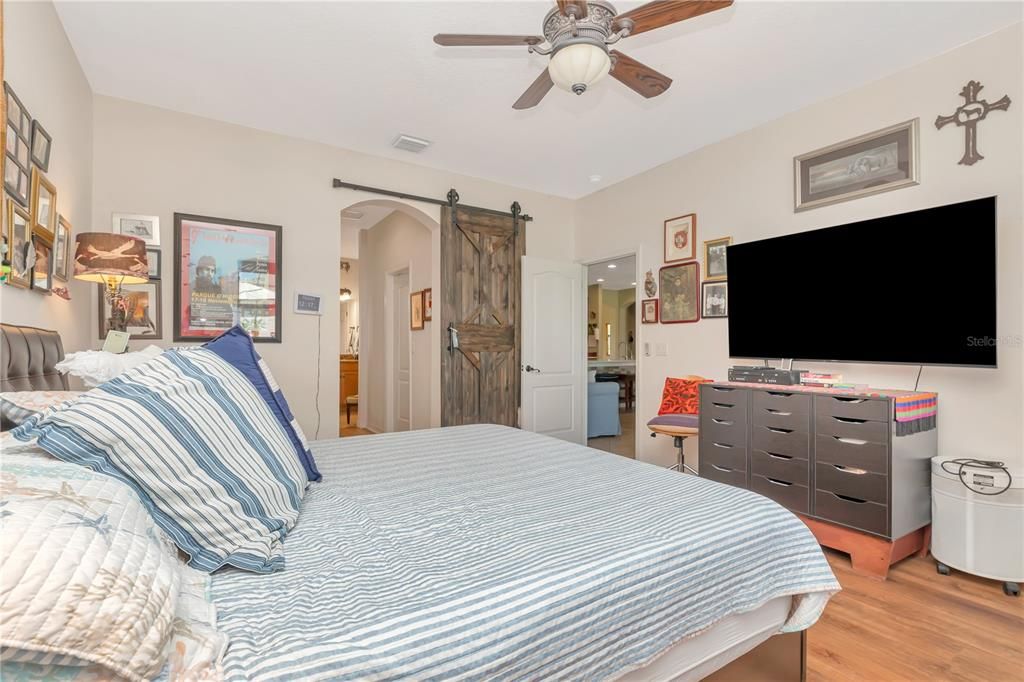 For Sale: $475,000 (3 beds, 2 baths, 2103 Square Feet)