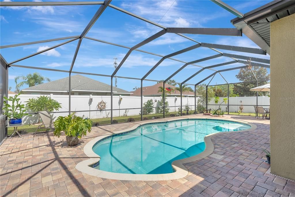 For Sale: $475,000 (3 beds, 2 baths, 2103 Square Feet)