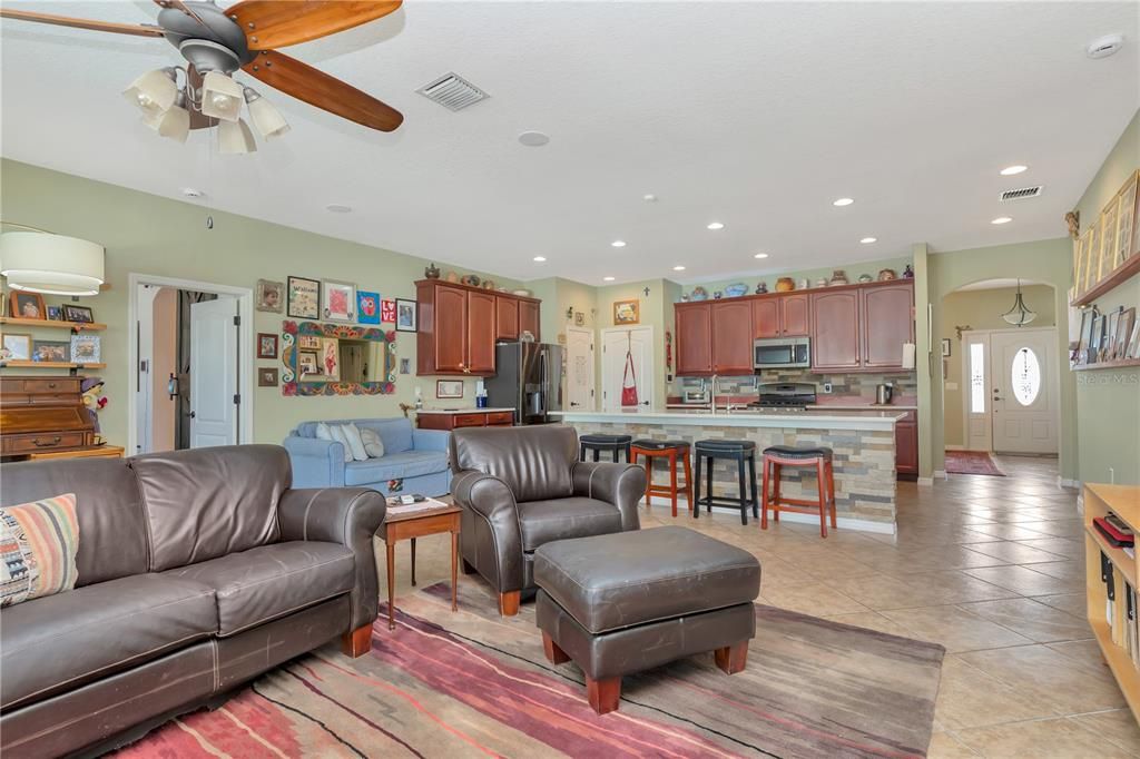 For Sale: $475,000 (3 beds, 2 baths, 2103 Square Feet)