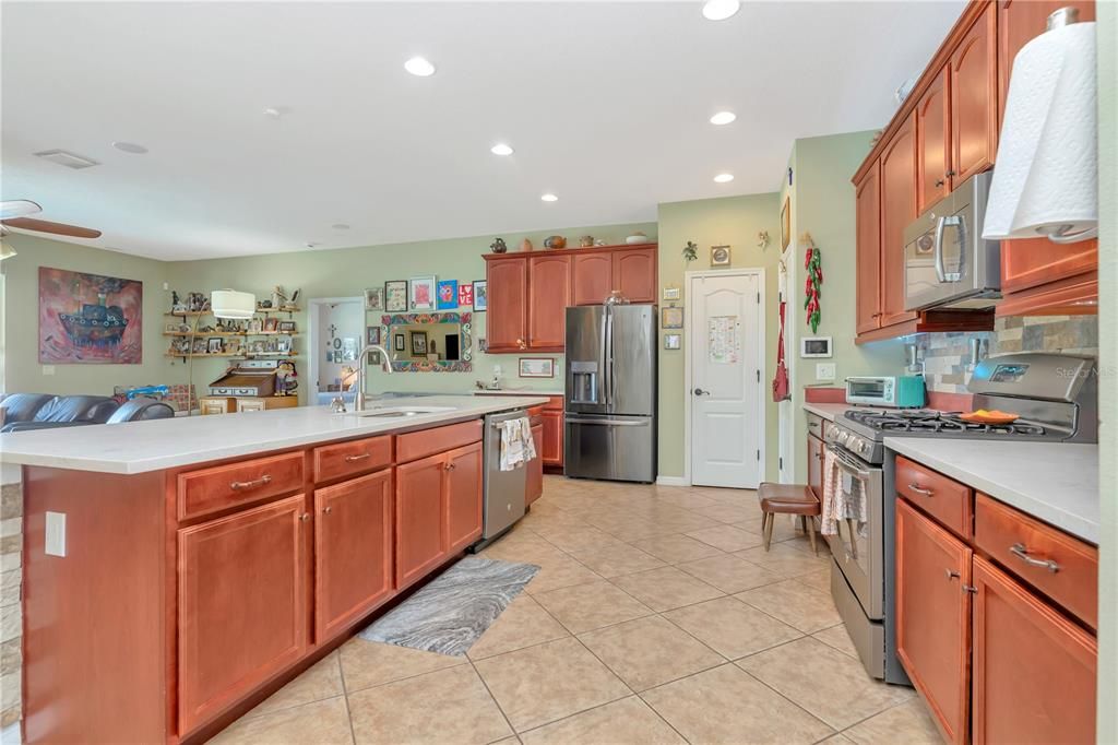 For Sale: $475,000 (3 beds, 2 baths, 2103 Square Feet)