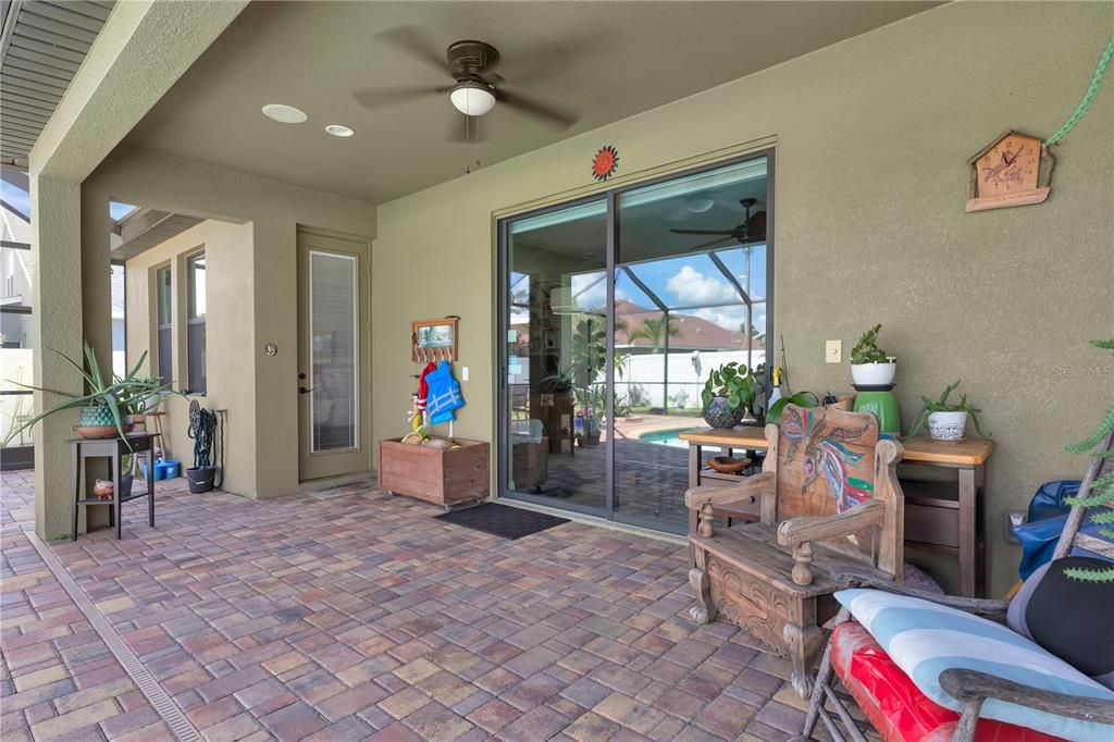 For Sale: $475,000 (3 beds, 2 baths, 2103 Square Feet)