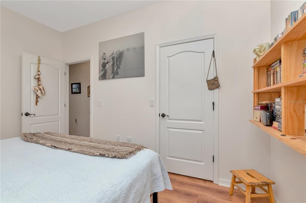 For Sale: $475,000 (3 beds, 2 baths, 2103 Square Feet)