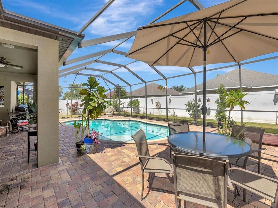 For Sale: $475,000 (3 beds, 2 baths, 2103 Square Feet)