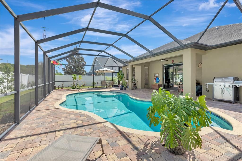 For Sale: $475,000 (3 beds, 2 baths, 2103 Square Feet)