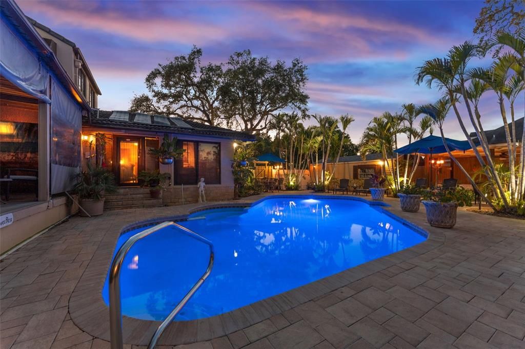 For Sale: $1,499,000 (6 beds, 5 baths, 3850 Square Feet)