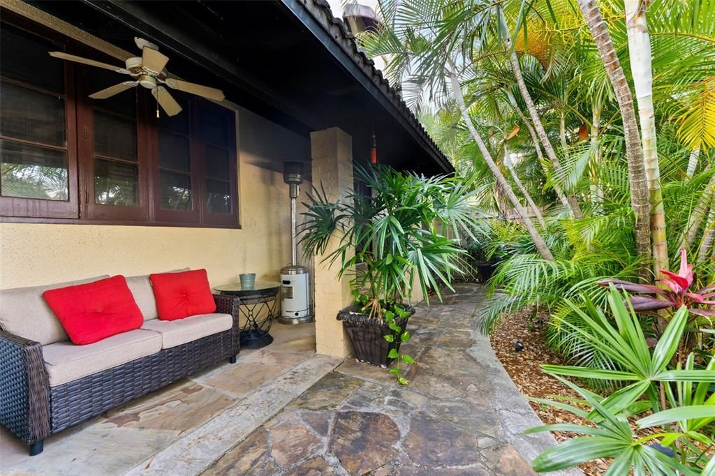 For Sale: $1,499,000 (6 beds, 5 baths, 3850 Square Feet)