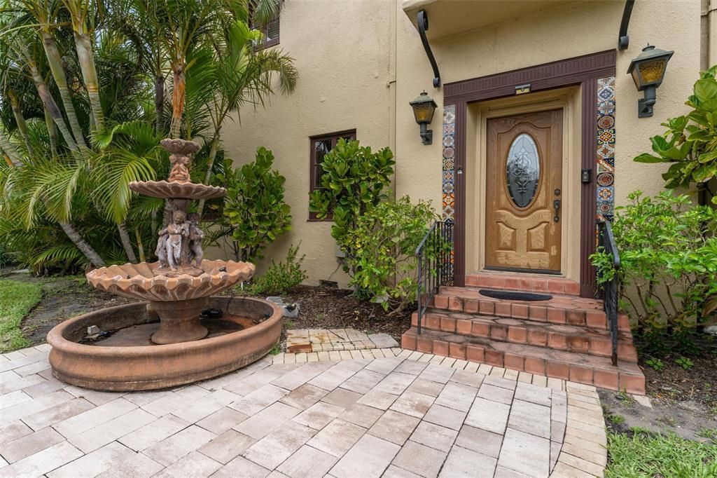 For Sale: $1,499,000 (6 beds, 5 baths, 3850 Square Feet)