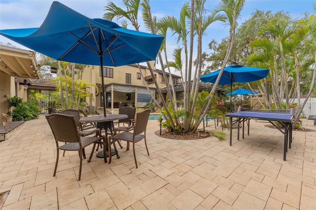 For Sale: $1,499,000 (6 beds, 5 baths, 3850 Square Feet)