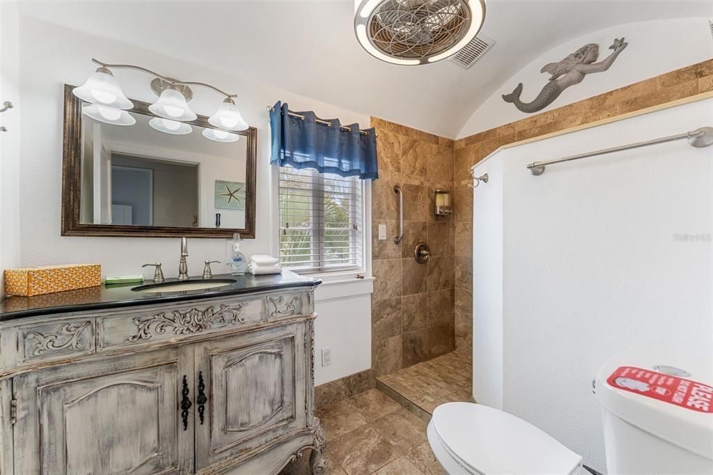 For Sale: $1,499,000 (6 beds, 5 baths, 3850 Square Feet)