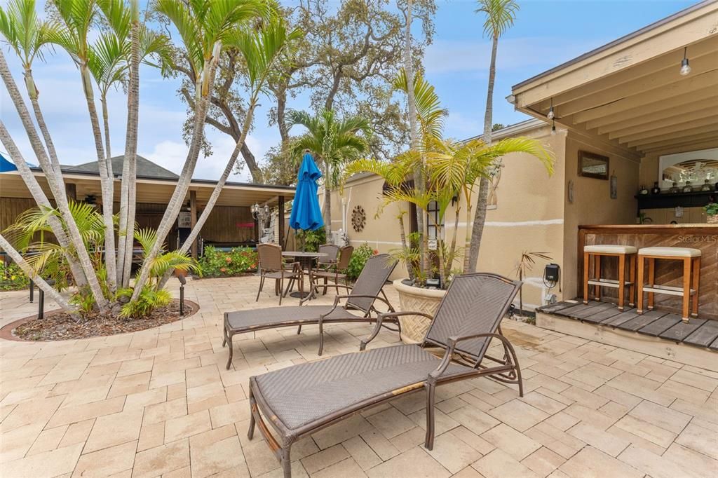 For Sale: $1,499,000 (6 beds, 5 baths, 3850 Square Feet)