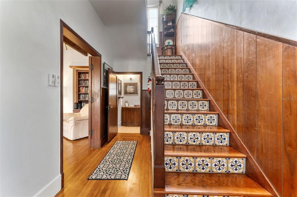 For Sale: $1,499,000 (6 beds, 5 baths, 3850 Square Feet)