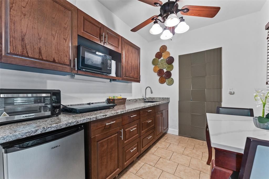 For Sale: $1,499,000 (6 beds, 5 baths, 3850 Square Feet)