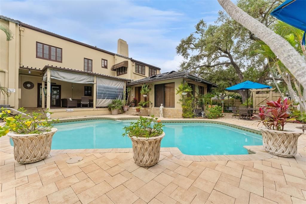 For Sale: $1,499,000 (6 beds, 5 baths, 3850 Square Feet)