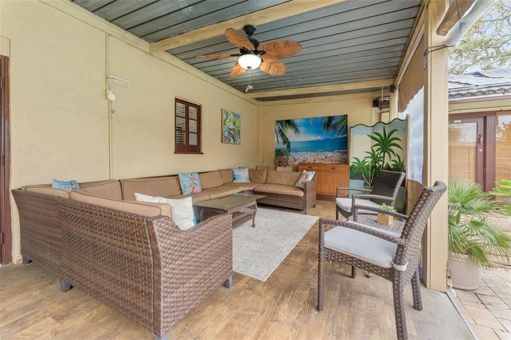 For Sale: $1,499,000 (6 beds, 5 baths, 3850 Square Feet)