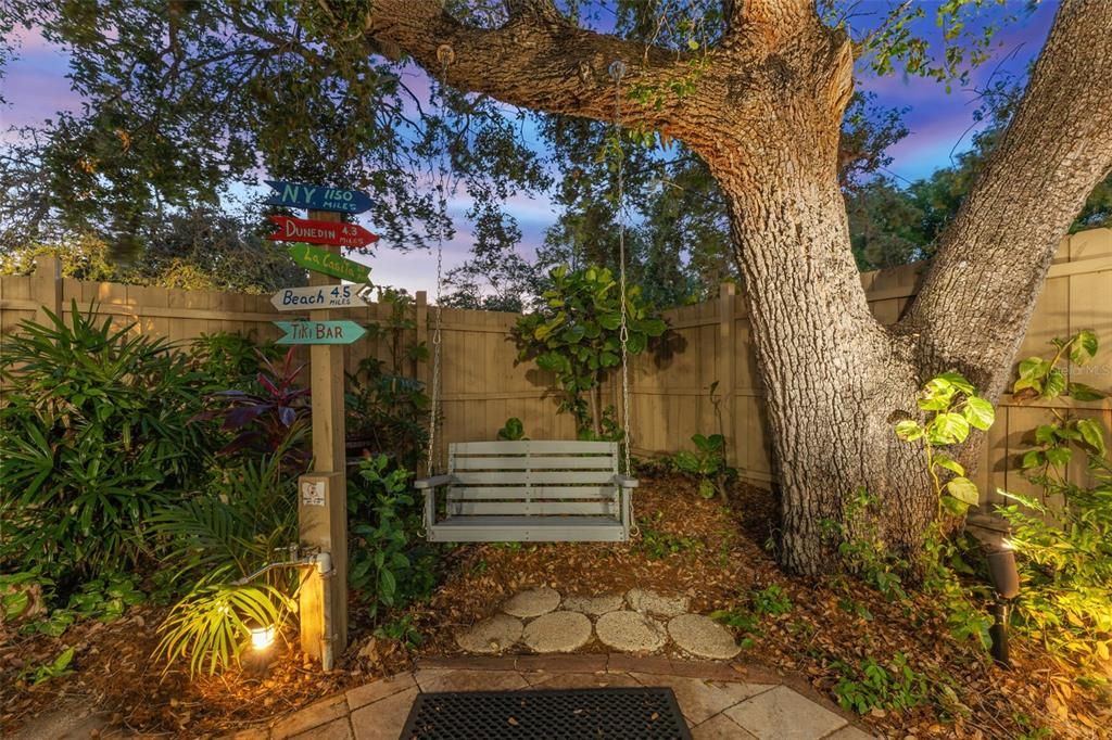 For Sale: $1,499,000 (6 beds, 5 baths, 3850 Square Feet)