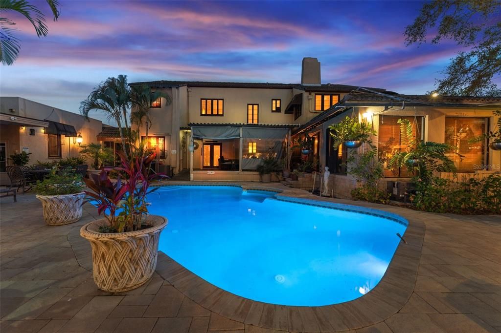 For Sale: $1,499,000 (6 beds, 5 baths, 3850 Square Feet)