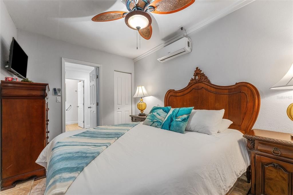 For Sale: $1,499,000 (6 beds, 5 baths, 3850 Square Feet)