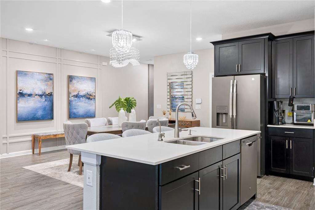 На продажу: $759,000 (5 спален, 3 ванн, 3683 Квадратных фут)