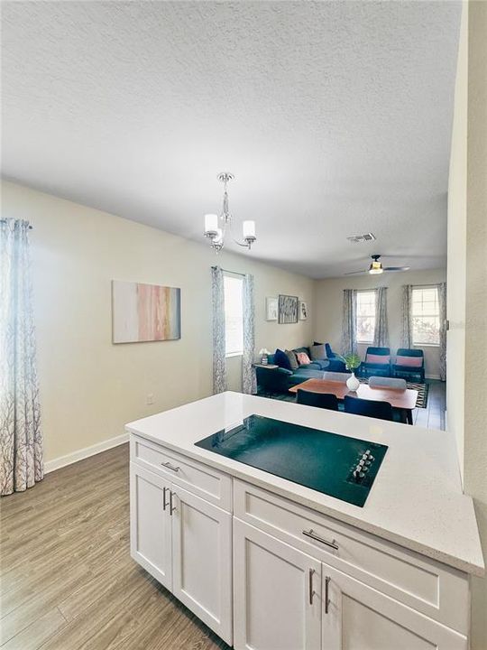 На продажу: $759,000 (5 спален, 3 ванн, 3683 Квадратных фут)