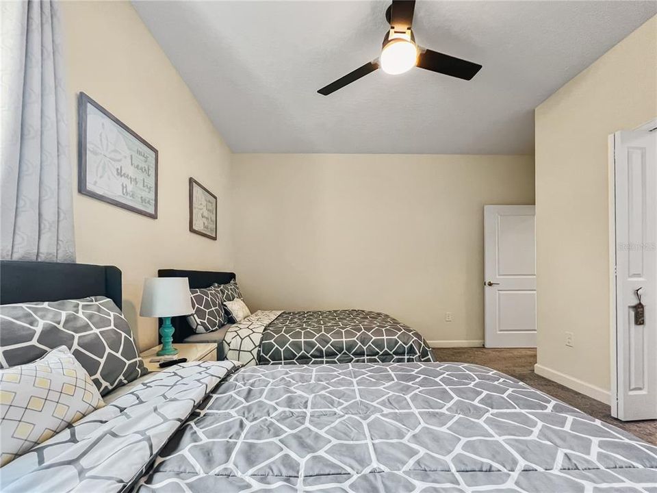 На продажу: $759,000 (5 спален, 3 ванн, 3683 Квадратных фут)