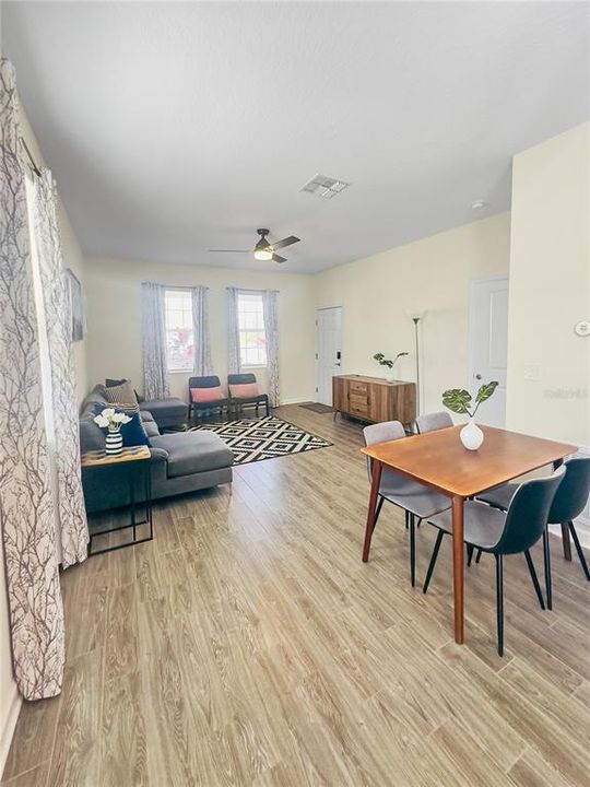 На продажу: $759,000 (5 спален, 3 ванн, 3683 Квадратных фут)