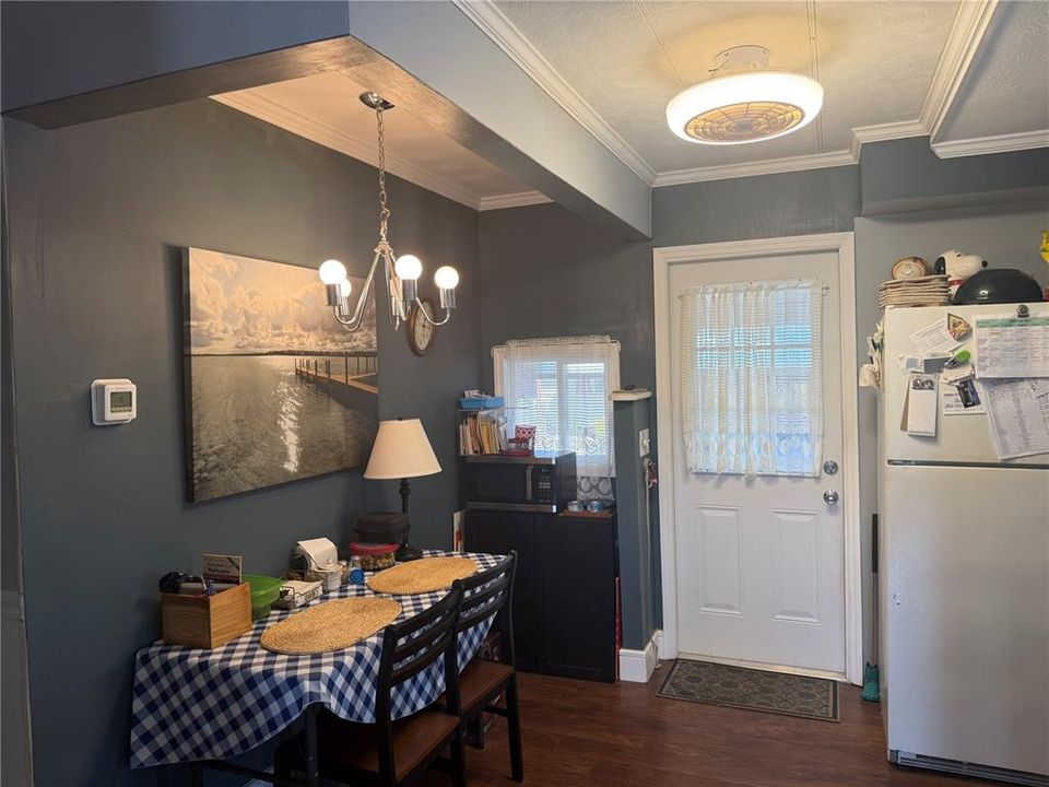 For Sale: $189,000 (3 beds, 2 baths, 1344 Square Feet)