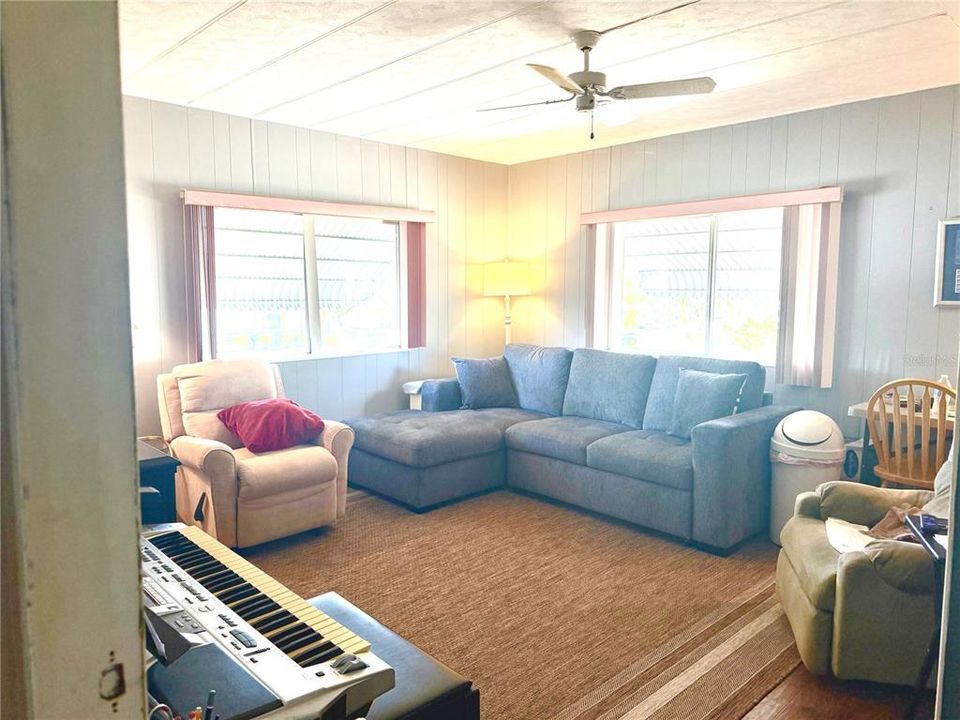 For Sale: $189,000 (3 beds, 2 baths, 1344 Square Feet)